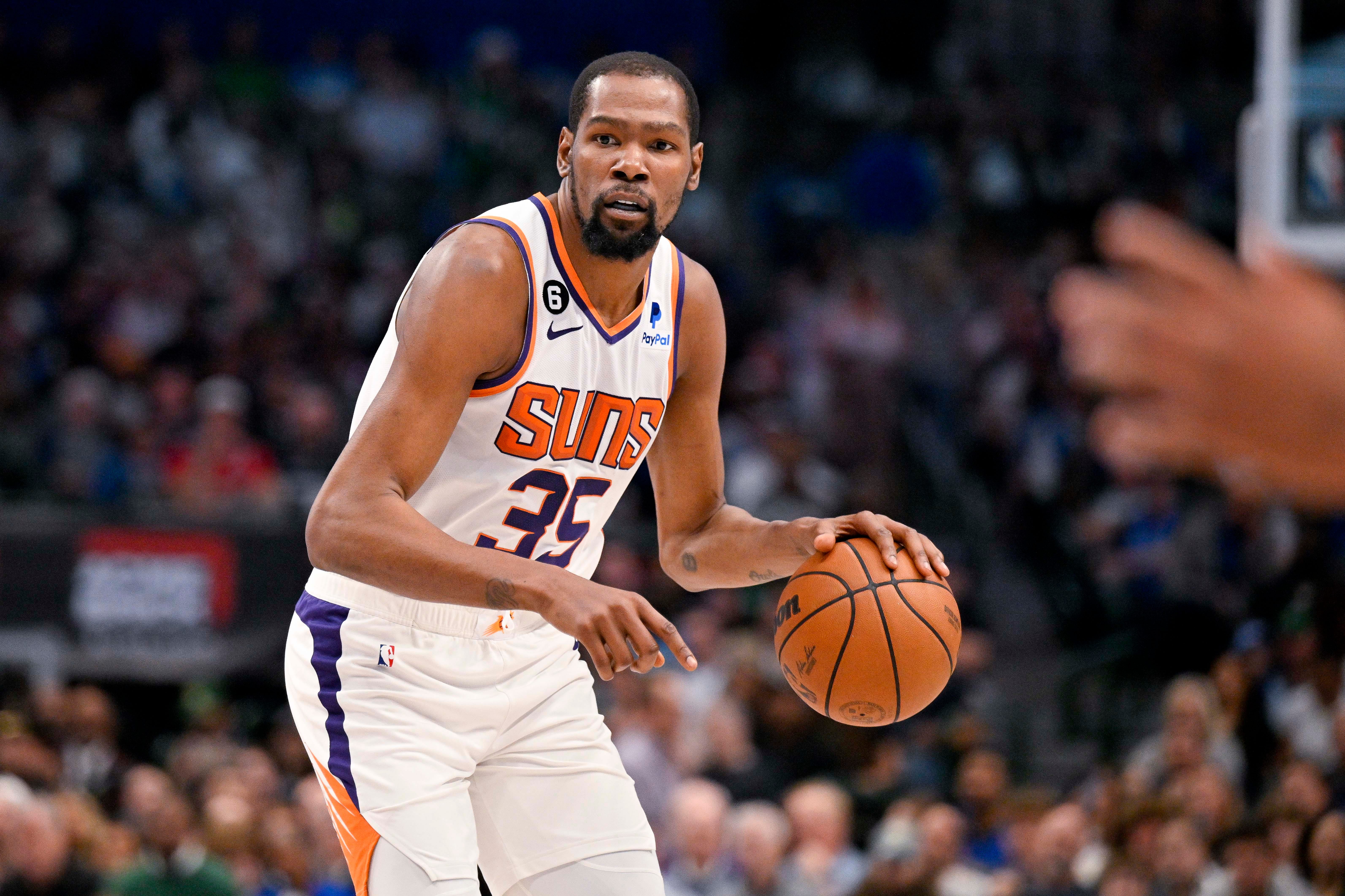 Kevin Durant cedera pergelangan kaki kiri di pregame, tidak melakukan debut kandang Suns