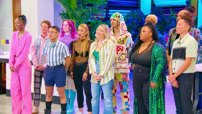 (LR) Amari Carter, James Ford, Danny Godoy, Megan O'Kane, Pao Tranchi, Ileana Patsakis, Nigel Xavier, Courtney Smith, Deontre Hancock, Kaissian Williams et Desiree Nicole lors de la deuxième saison de "Suivant dans la mode." Tout le monde sur le casting était, a déclaré Patsakis, un natif de Cincinnati "Vraiment très agréable." (Cr. Avec l'aimable autorisation de Netflix © 2023)