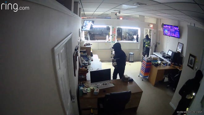 Aberdeen pawn shop burglarized