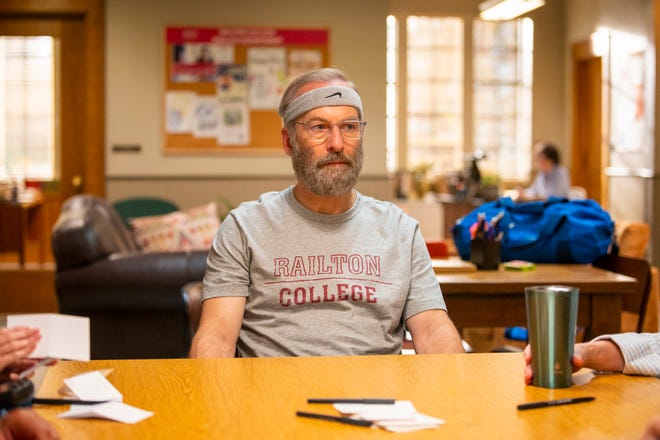 Bob Odenkirk as Hank in 'Lucky Hank.'