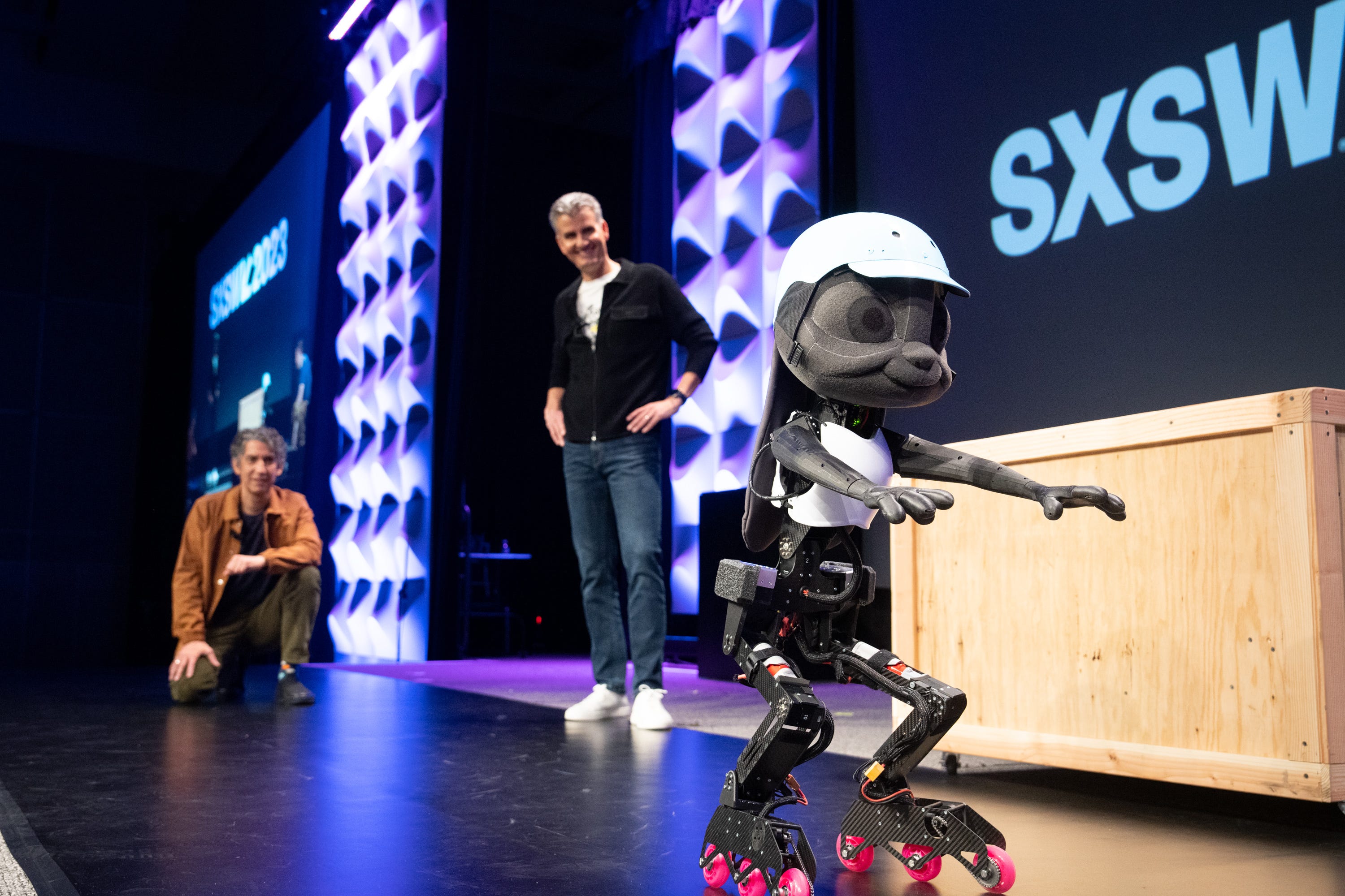 hylde Immunitet ven Disney unveils new tech at SXSW, including tiny Tinker Bell, huge Hulk