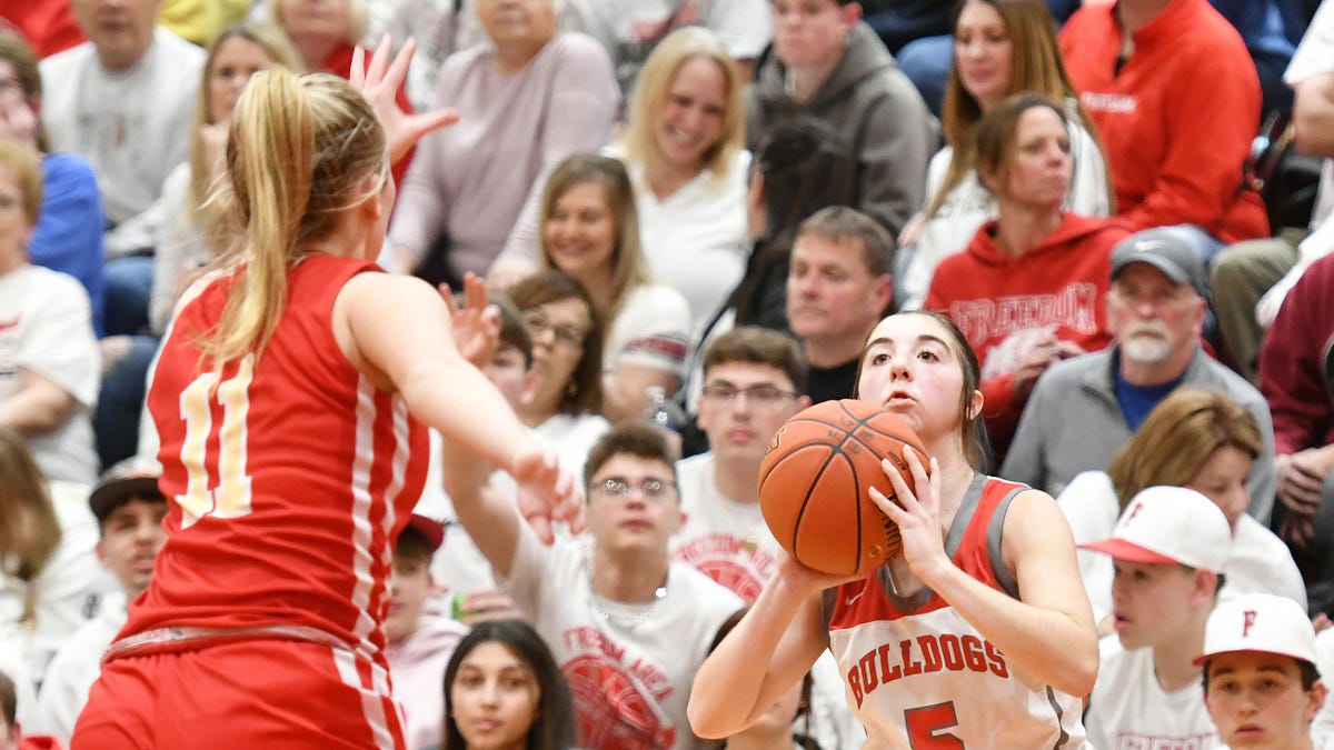 Freedom comes up short in PIAA opener, falling to Bishop McCort, 64-58
