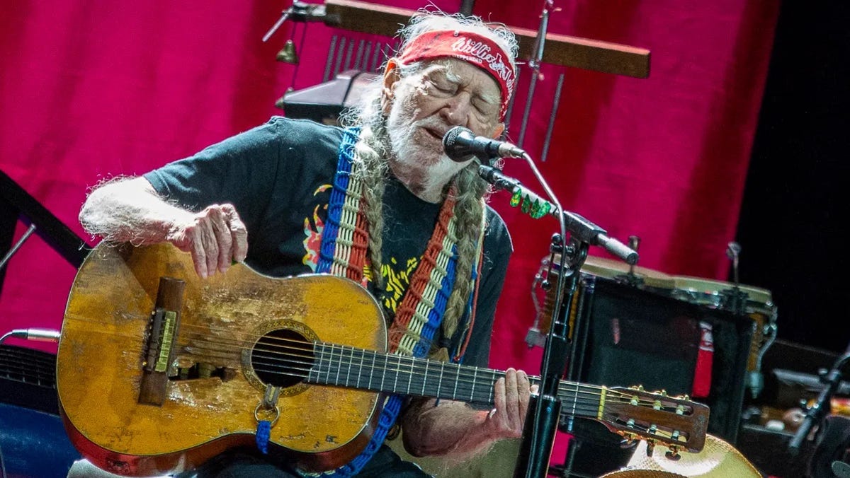 Willie Nelson bringing Outlaw tour back to Star Lake; joined by John Fogerty