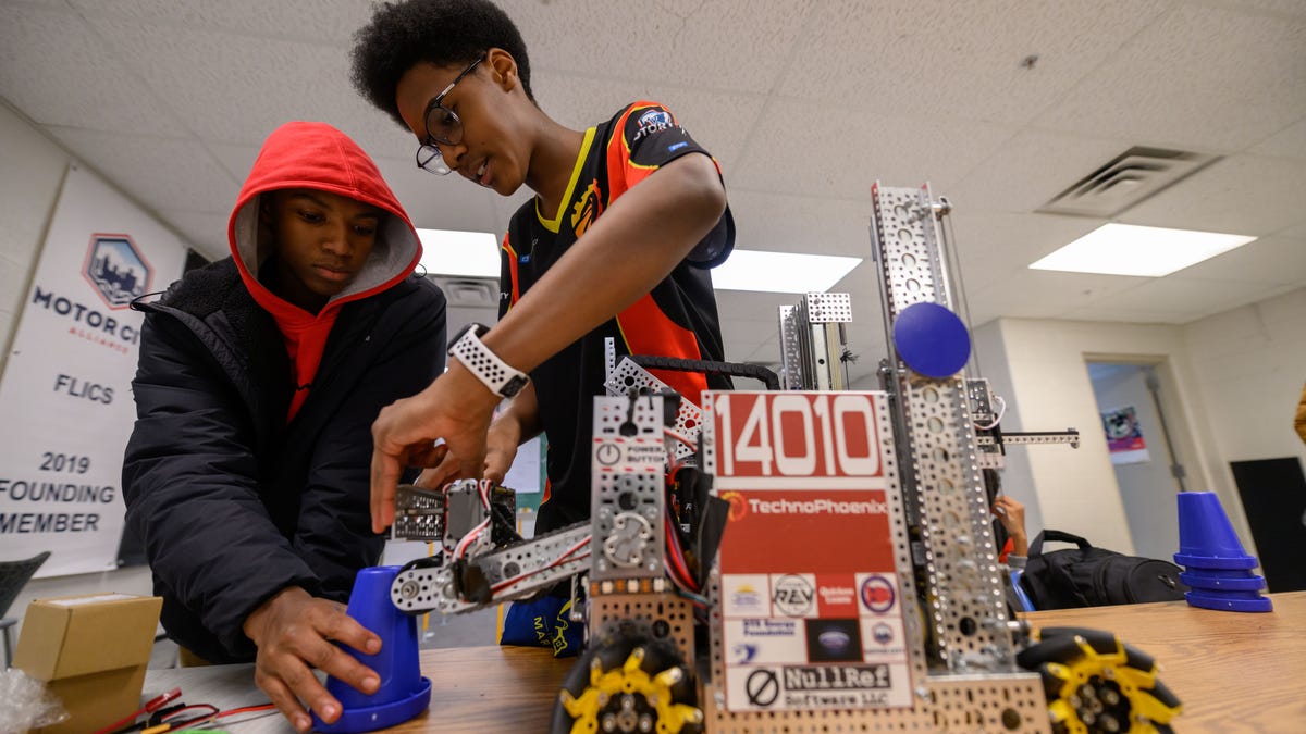 These Detroit middle schoolers have built a robot to take on the world These Detroit middle schoolers have built a robot to take on the world
