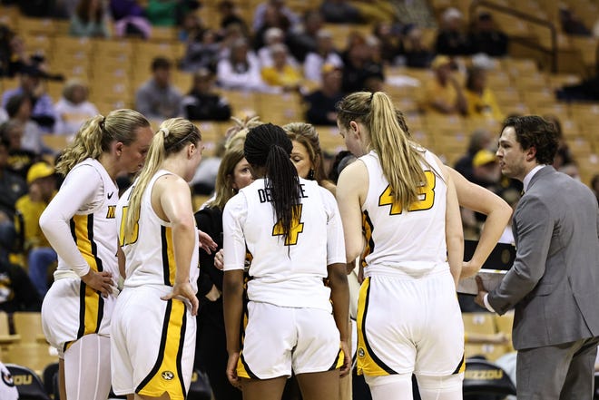 The Missouri women’s basketball team huddles late during its win over Illinois State in the WNIT on March 16, 2023, at Mizzou Arena.