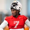 How Joe Milton uses his size to lead Tennessee football