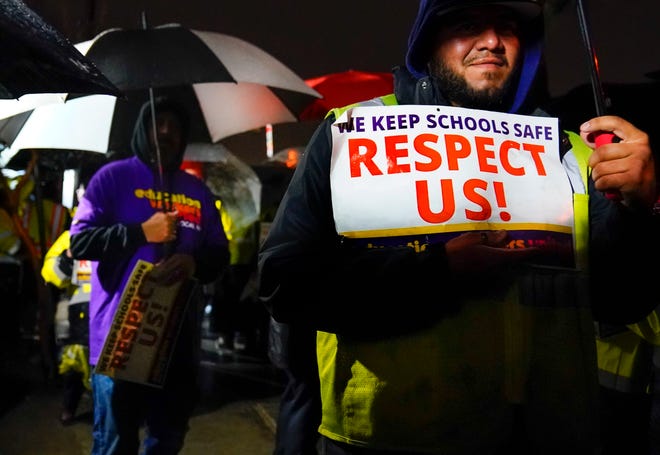 A three-day strike by employees of the Los Angeles Unified School District began on March 21, 2023. The teachers union joined SEIU Local 99, which includes cafeteria workers, custodians, bus drivers, teachers’ aids, security aids and food service workers.