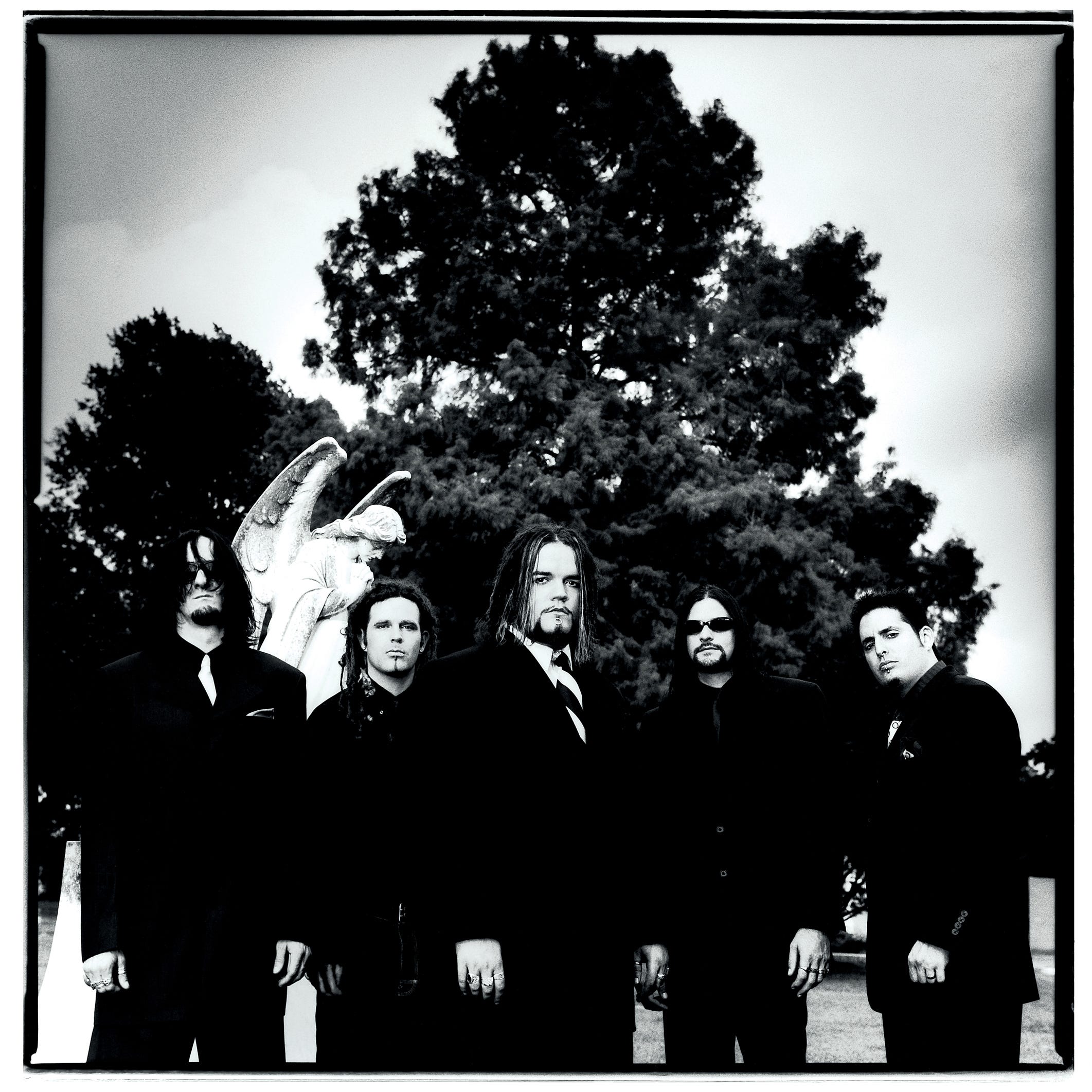 Music recording artists Saliva. (L-R) Wayne Swinny, Paul Crosby, Josey Scott, Dave Novotny, Chris Dabaldo. --- DATE TAKEN: rec'd 08/04  By Sean Moorman    Island Records        HO      - handout   ORG XMIT: ZX23971