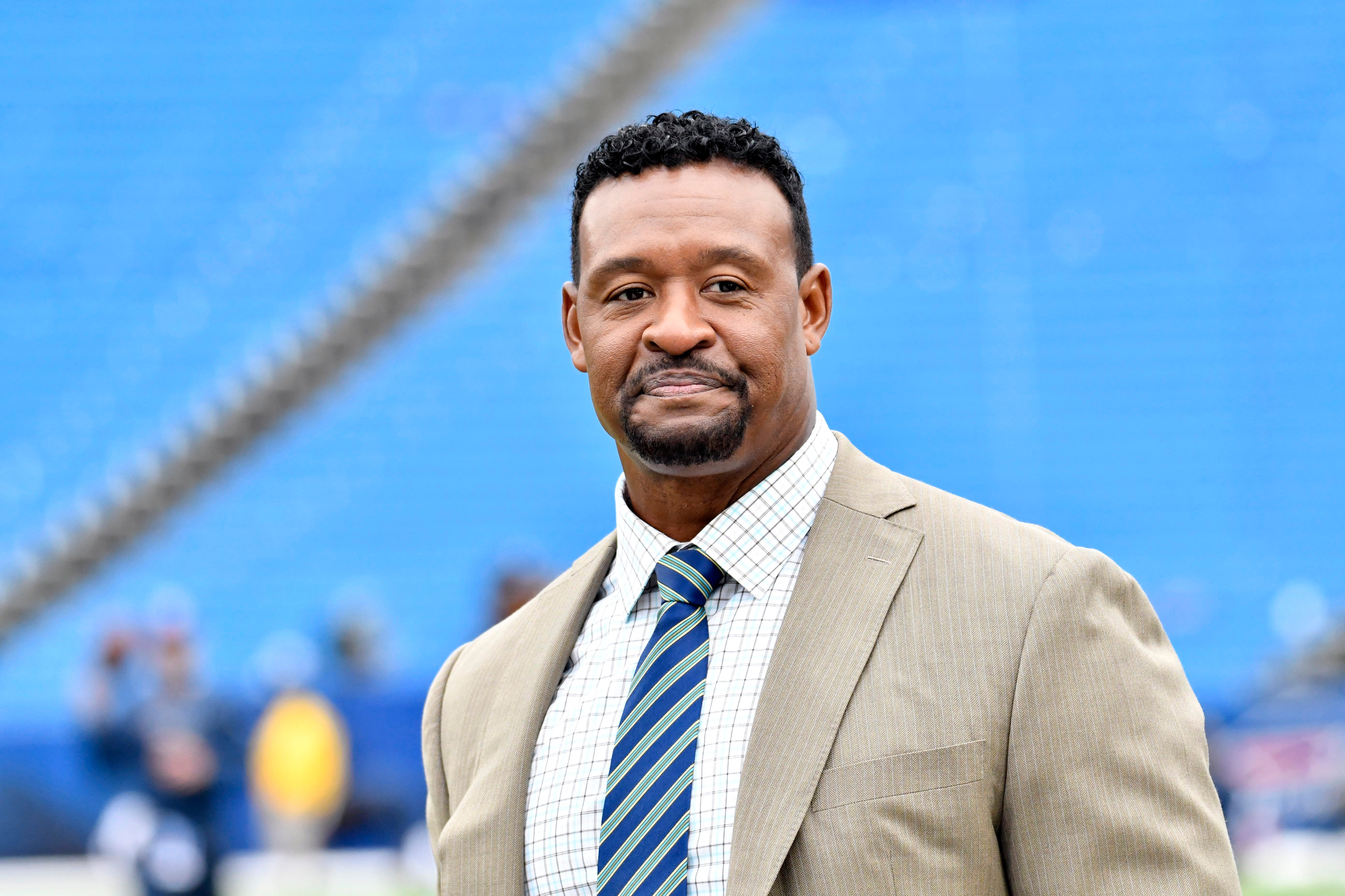 Former Patriots standout Willie McGinest out at NFL Network amid felony assault charges