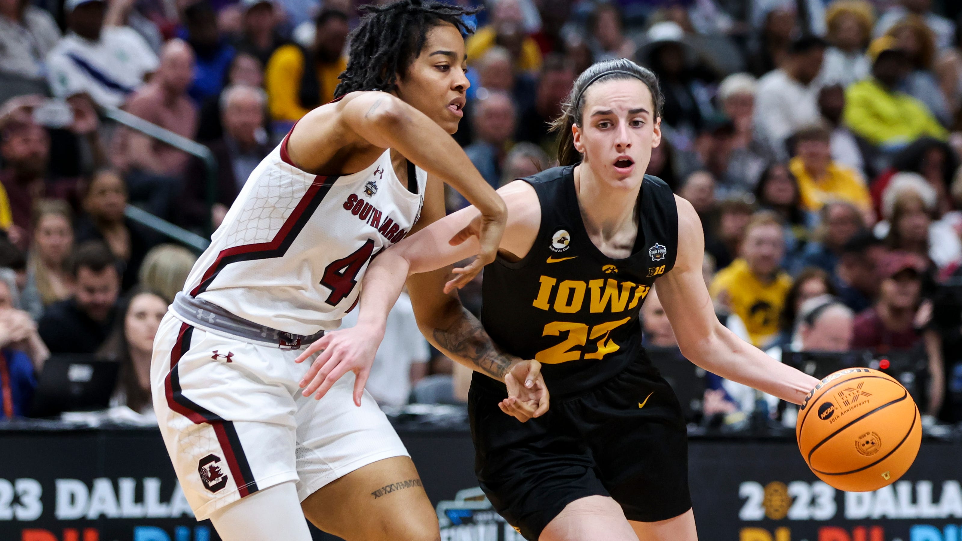 Caitlin Clark steals the show and Iowa stuns South Carolina 77-73 in women's Final Four