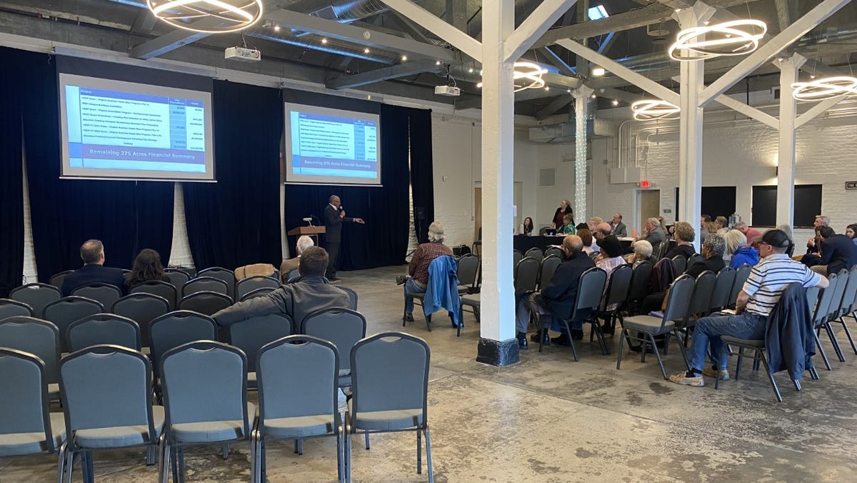 Spirits high on Staunton Crossings progress at public forum update Spirits high on Staunton Crossings progress at public forum update