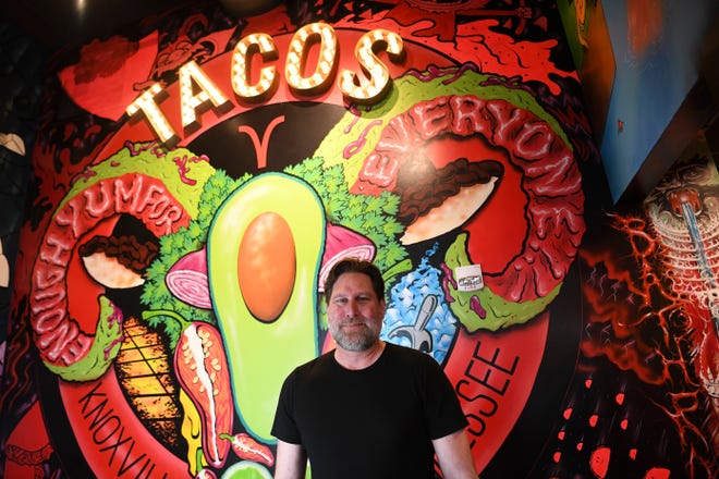 El propietario de Condado Tacos, Joe Kahn, dice que cree que la ubicación de Parkside Drive será "una de nuestras cinco mejores tiendas."