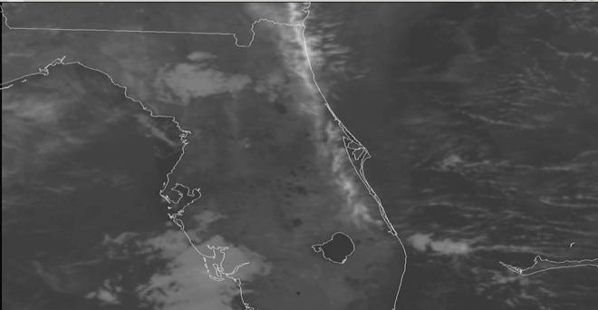 Tangkapan layar ini menunjukkan kondisi cuaca saat ini di Florida sebelum peluncuran satelit Intelsat 40e SpaceX Falcon 9 dan instrumen TEMPO NASA.