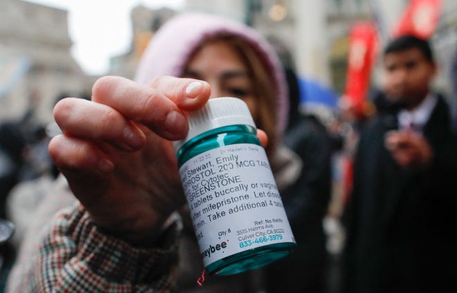 Appeals courtroom revives FDA approval of mifepristone however with limits