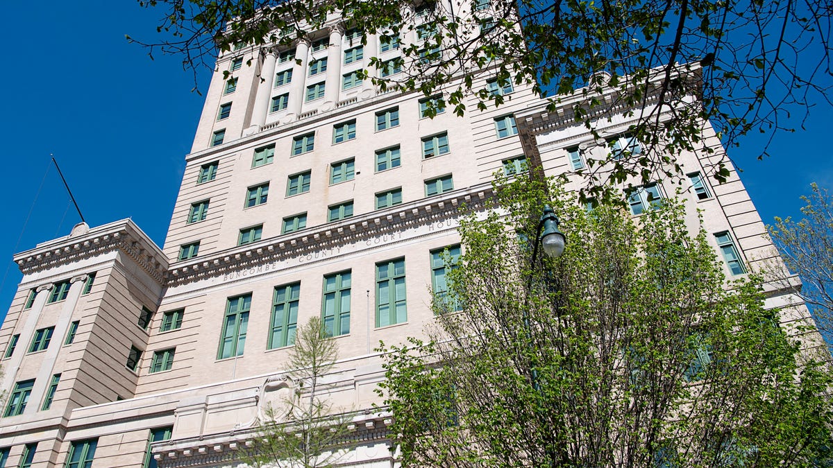 Asheville plea negotiations fail for man accused in officer assault new lawyer granted Asheville plea negotiations fail for man accused in officer assault new lawyer granted