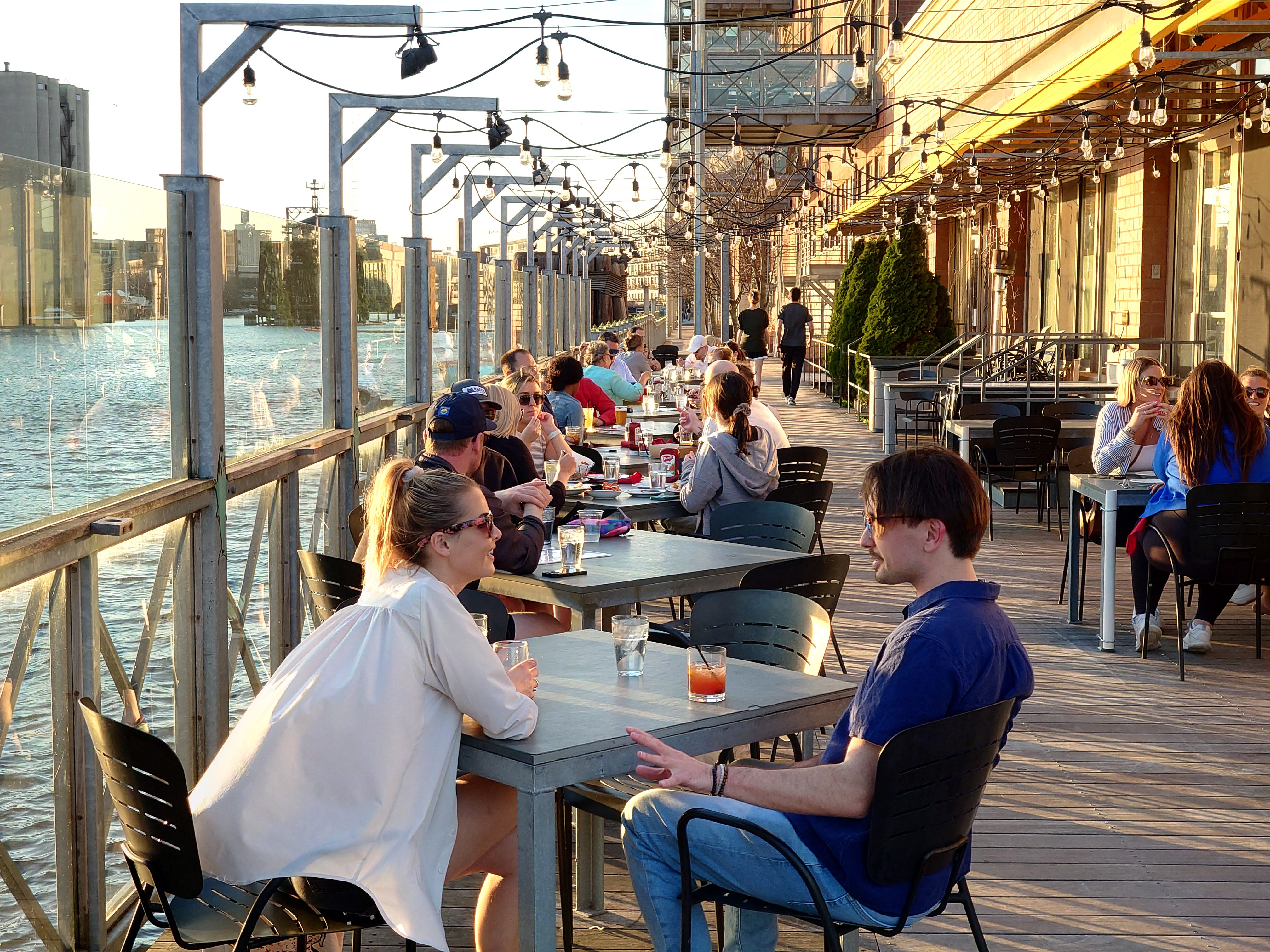13 patios with water views in the Milwaukee area
