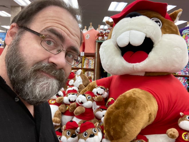 3c6cd2a2-f9e3-4344-a046-43cab01f62bc-bucees_beaver What's a Buc-ee's? The 7 greatest surprises for a first-timer