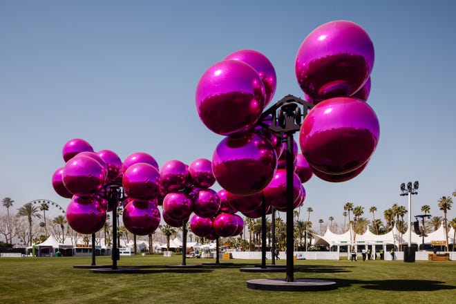 'Molecule Cloud' de Vincent LeRoy en el Festival de Música y Artes de Coachella Valley en Indio, California.