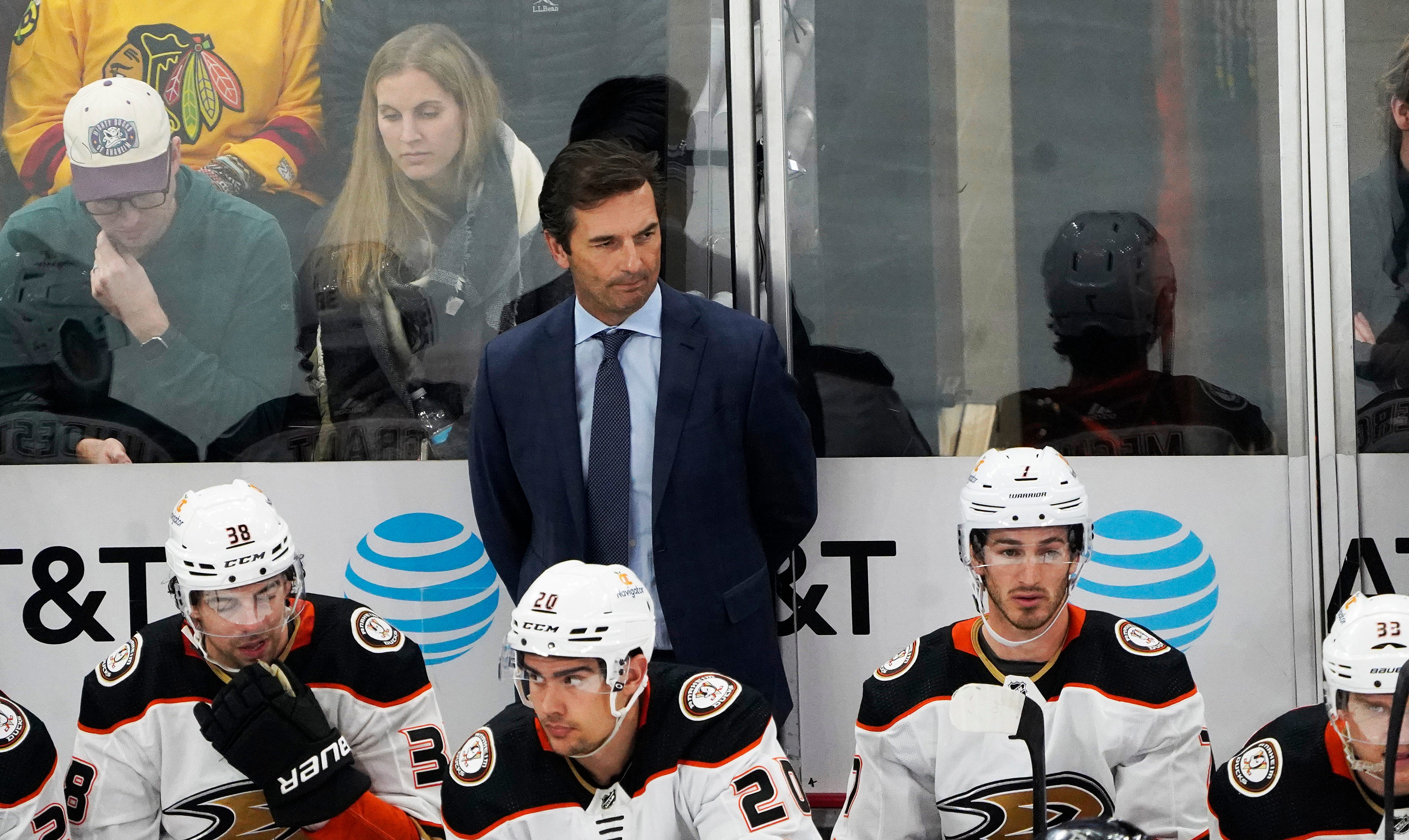 Anaheim Ducks don't renew coach Dallas Eakins' contract after last-place finish