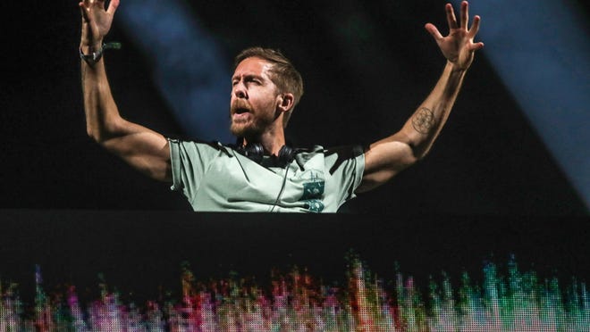 Calvin Harris disappoints, Ellie Goulding company