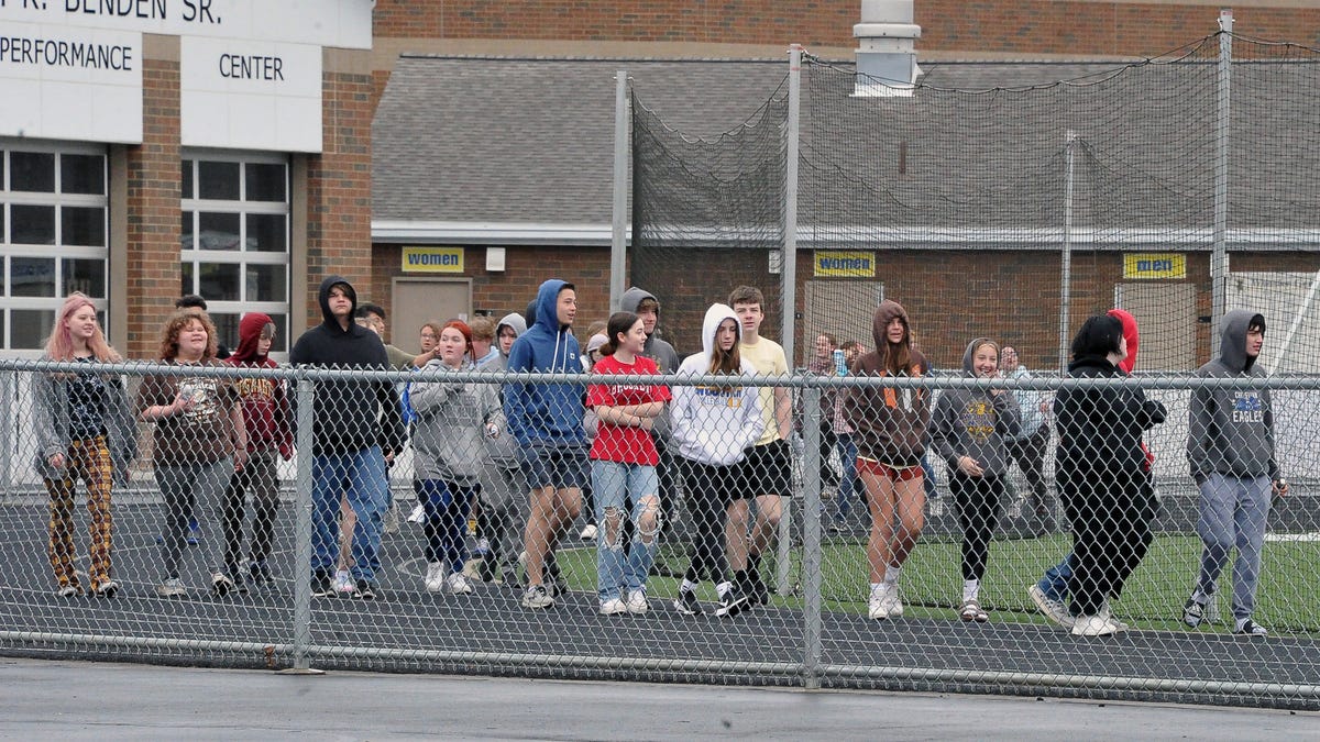 Show of solidarity Wooster students join Orrville in walkout against bullying Show of solidarity Wooster students join Orrville in walkout against bullying