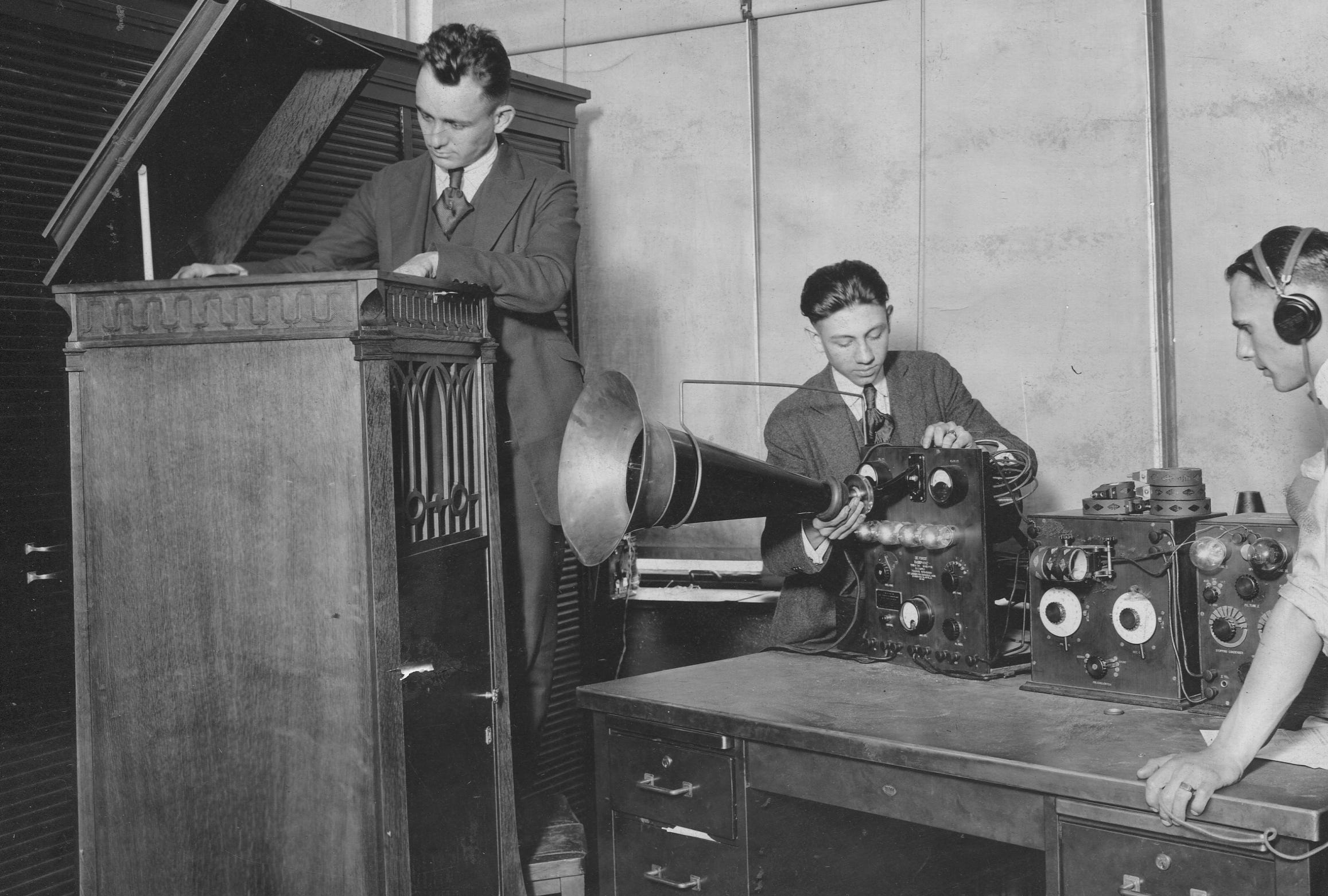 Early Detroit News radio engineers set up for a broadcast on Sept. 27, 1920, about a month after the first-ever wireless radiophone transmission by a newspaper.