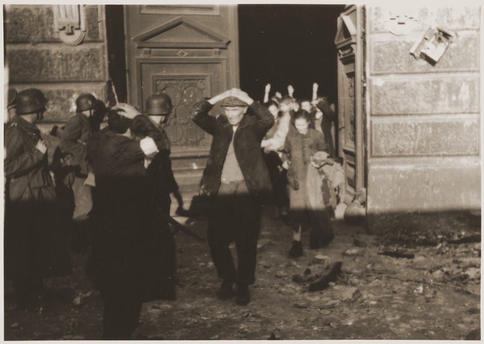 bd55c948-2665-4db8-a067-27bbbe440b5a-783752 Photographs present brave struggle with Nazis