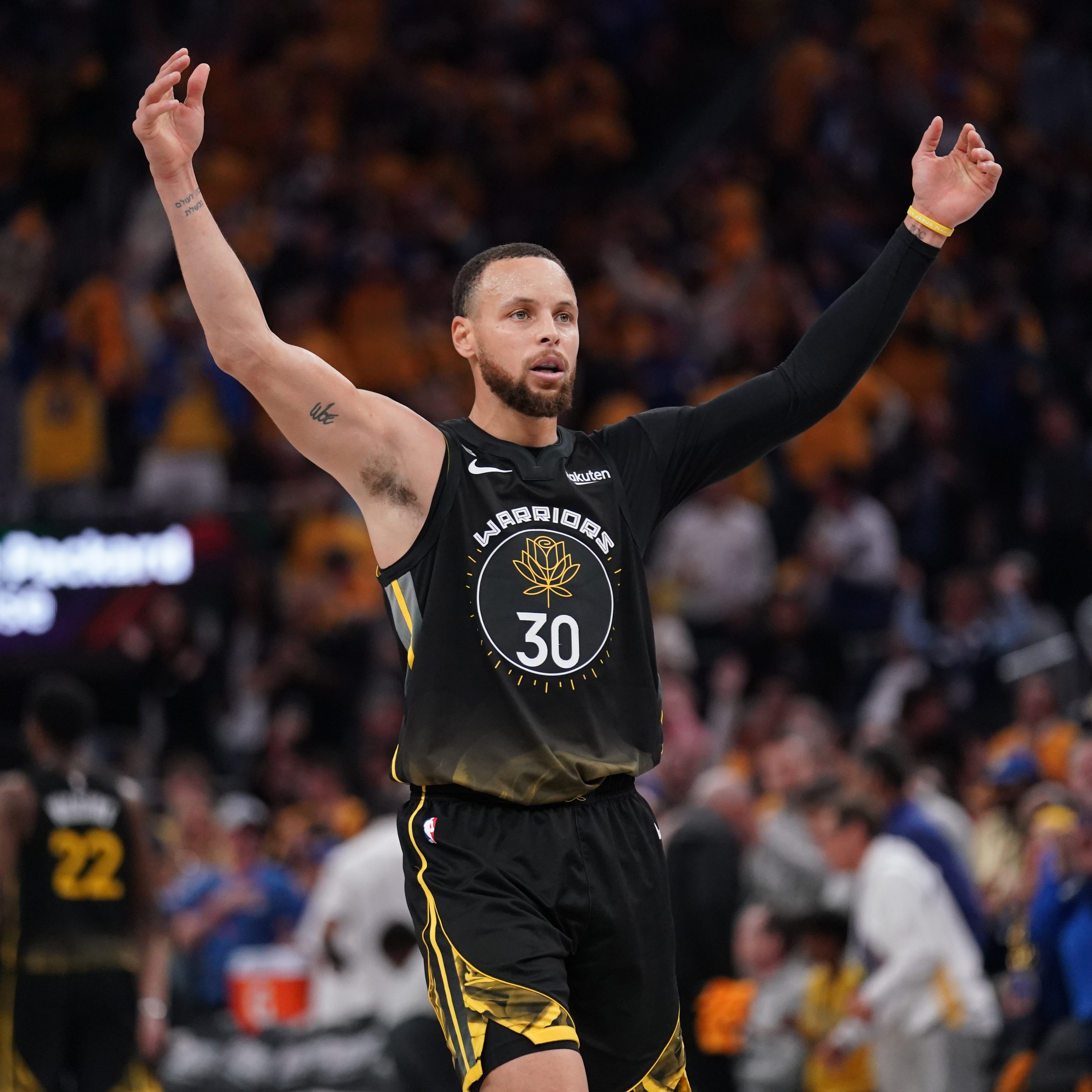 Golden State Warriors guard Stephen Curry celebrates after making a 3-pointer in the second quarter.