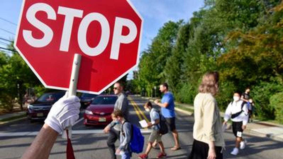 Edison may be doublecrossed in privatizing crossing guards Heres why Edison may be doublecrossed in privatizing crossing guards Heres why