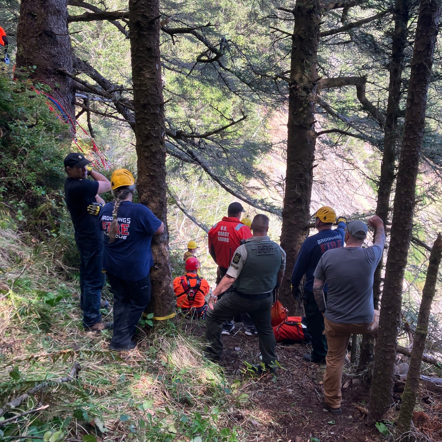 A Grants Pass man died and three children were rescued April 22 after a fall from a cliff at Boardman Corridor north of Brookings on Oregon's south coast. Rescue teams used ropes to rescue the children.