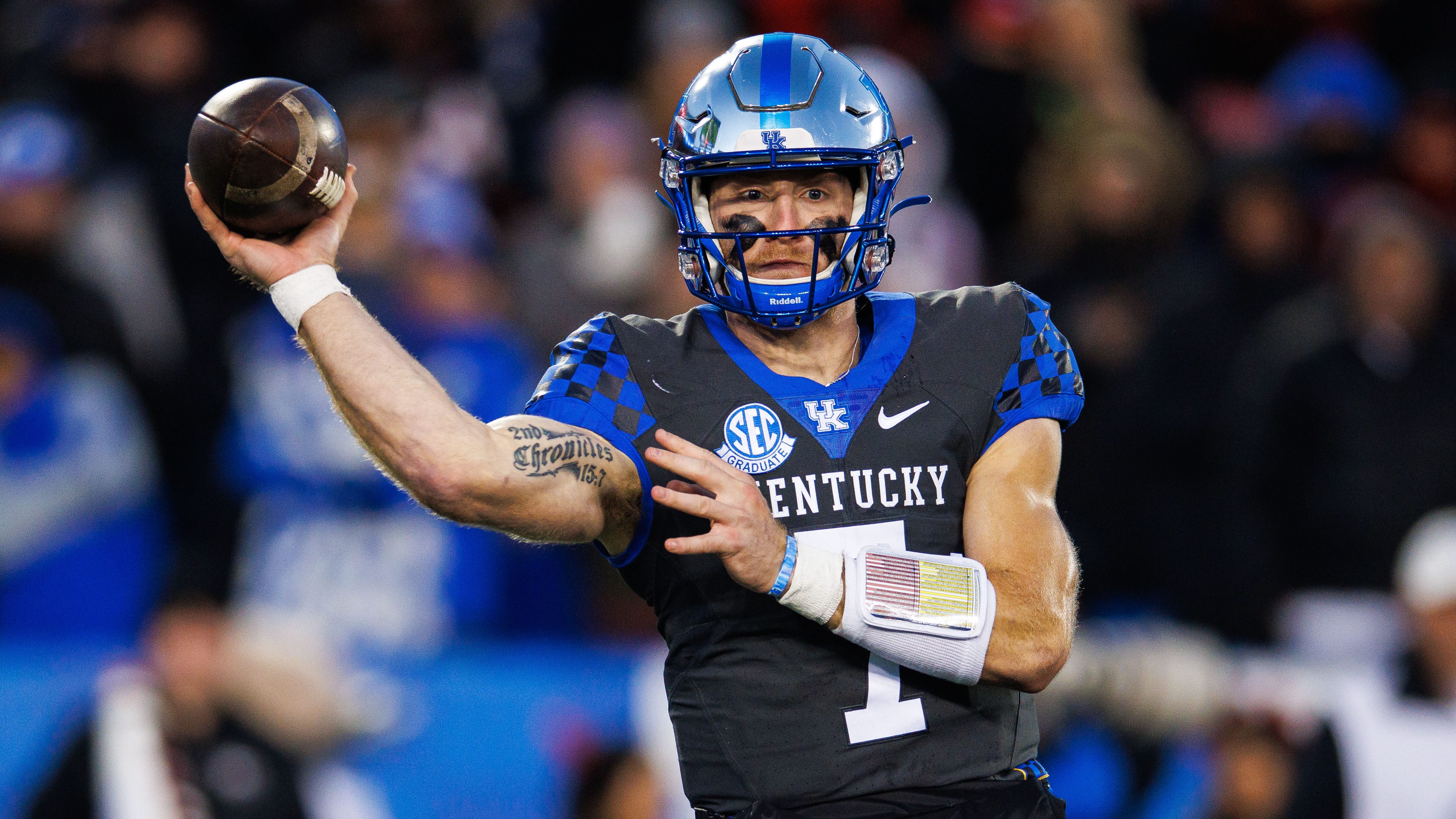 Kentucky Wildcats quarterback Will Levis (7) passes the ball during the third quarter against the Georgia Bulldogs at Kroger Field.