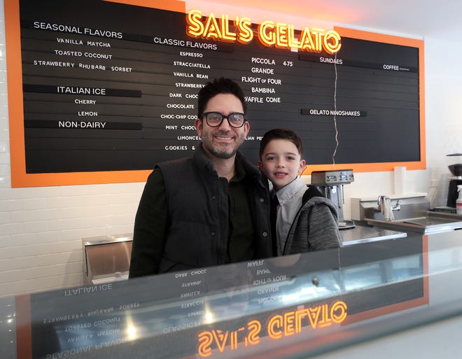 I proprietari del Café Arnone aprono il nuovo Gelato di Sal a Merriman Valley il 7 maggio I proprietari del Café Arnone aprono il nuovo Gelato di Sal a Merriman Valley il 7 maggio