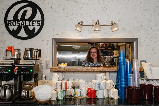 Une femme de 18 ans achète un restaurant de l’Ohio : Rosalie’s Restaurant à Strasbourg