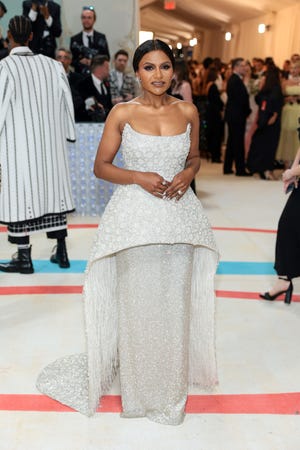 She runs, hikes 20 miles a 7 days She runs, hikes 20 miles a 7 days