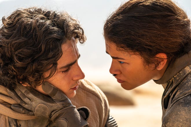 Timothée Chalamet dan Zendaya dalam “Dune: Part Two.”