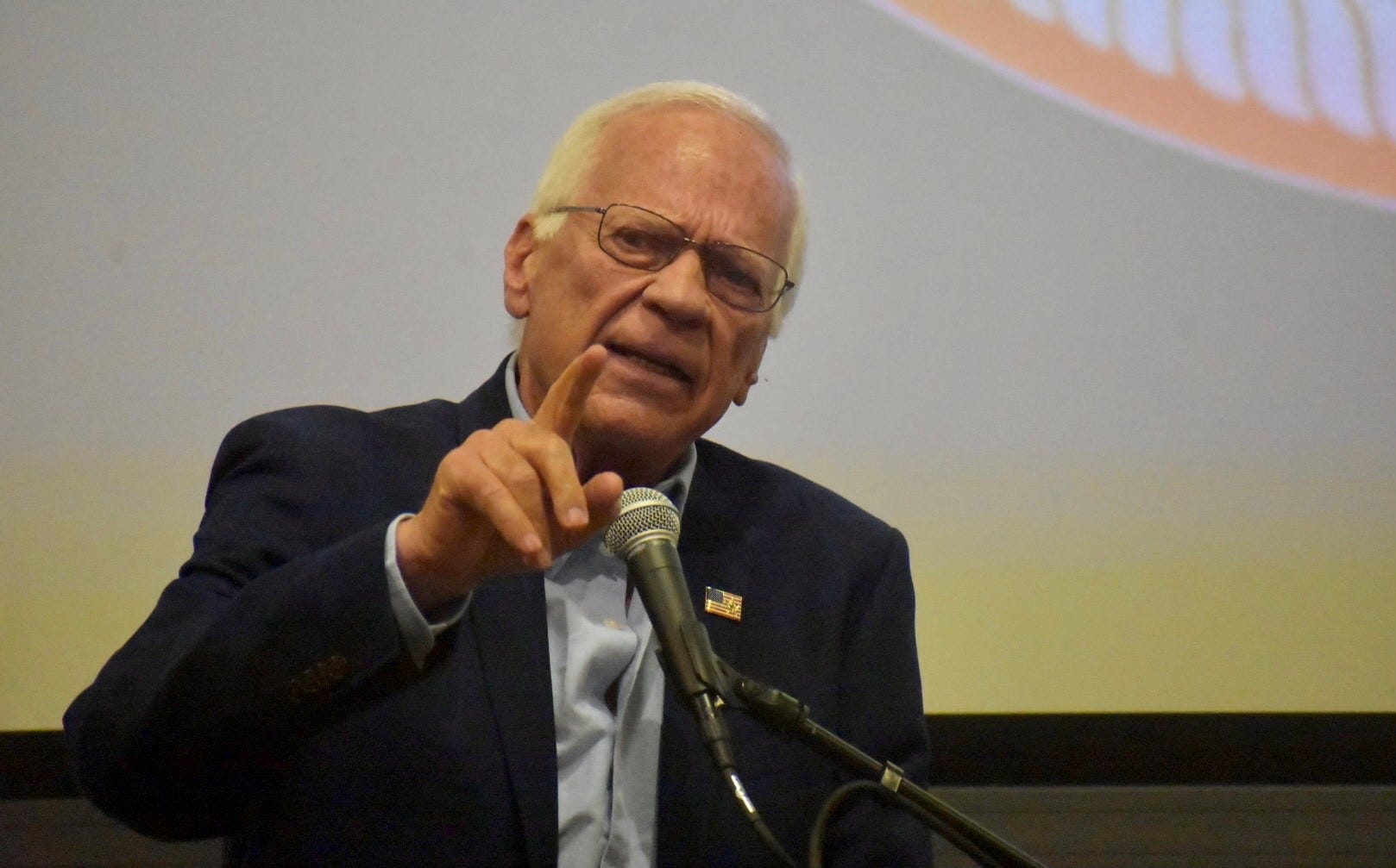 Mike Bradbury tells stories from his years as Ventura County DA