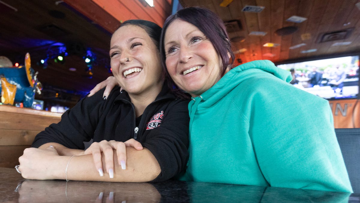 Mom daughter stay close by working sidebyside at Jackson Township restaurant Mom daughter stay close by working sidebyside at Jackson Township restaurant