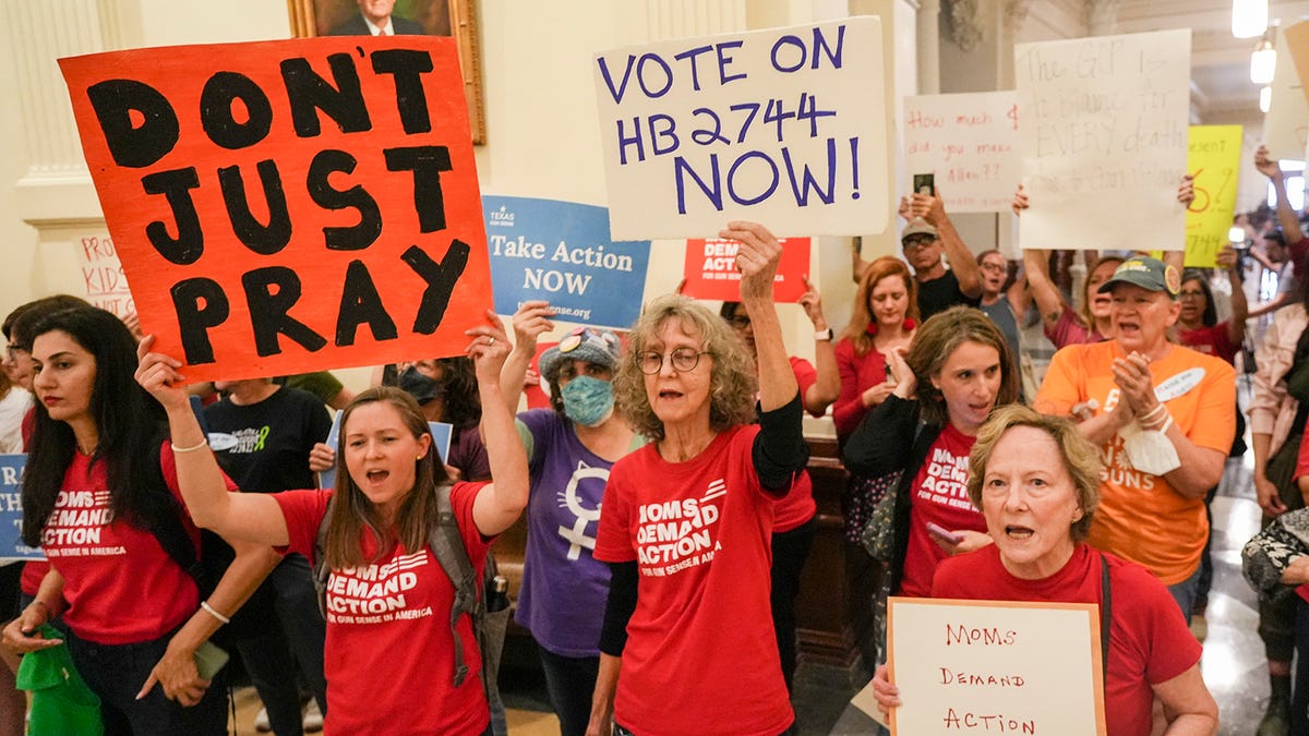 Mental healthrelated gun safety bill headed to Texas governors desk Mental healthrelated gun safety bill headed to Texas governors desk