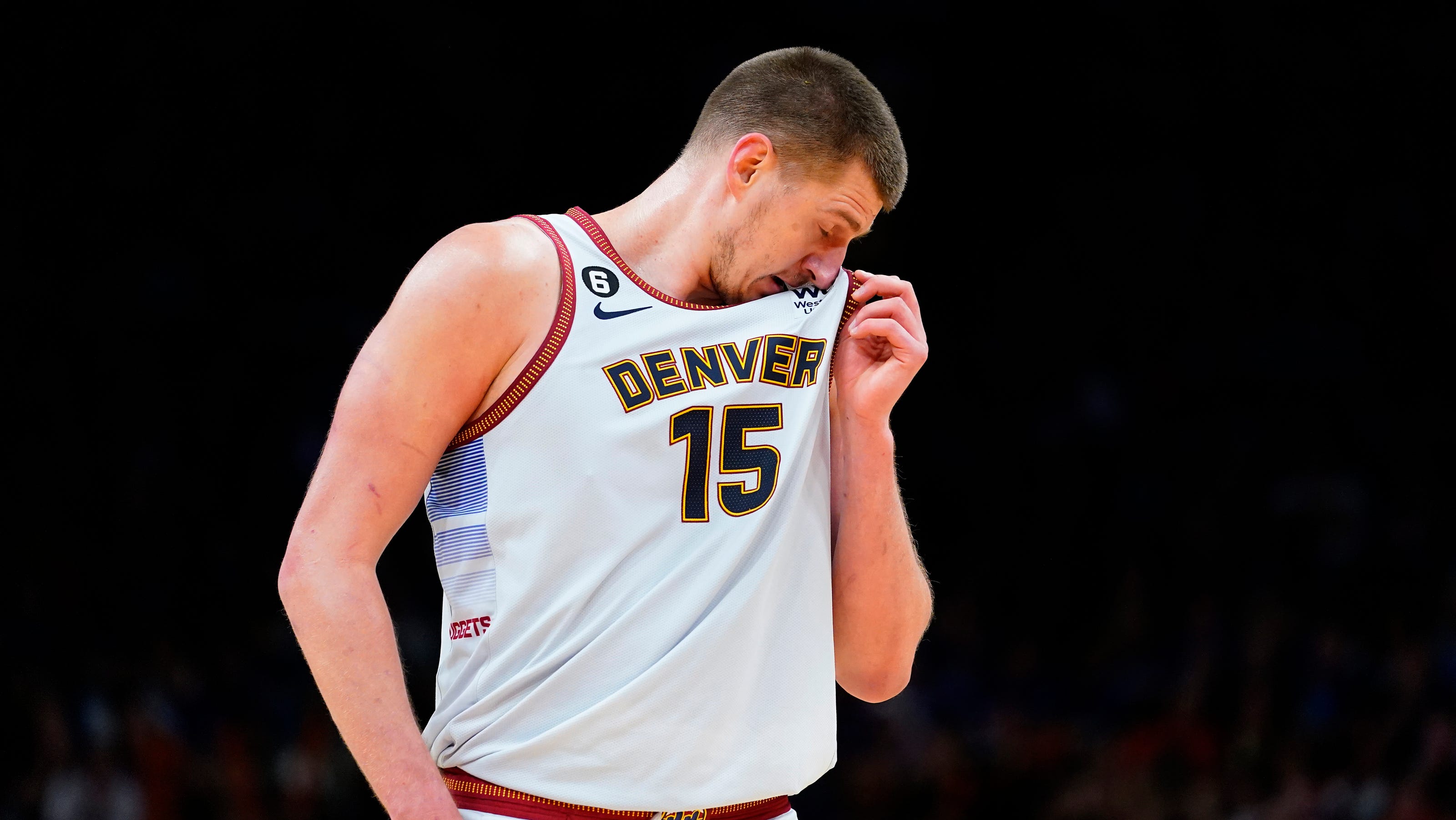 Nuggets' Nikola Jokic gets in tussle with Suns owner Mat Ishbia, receives technical foul