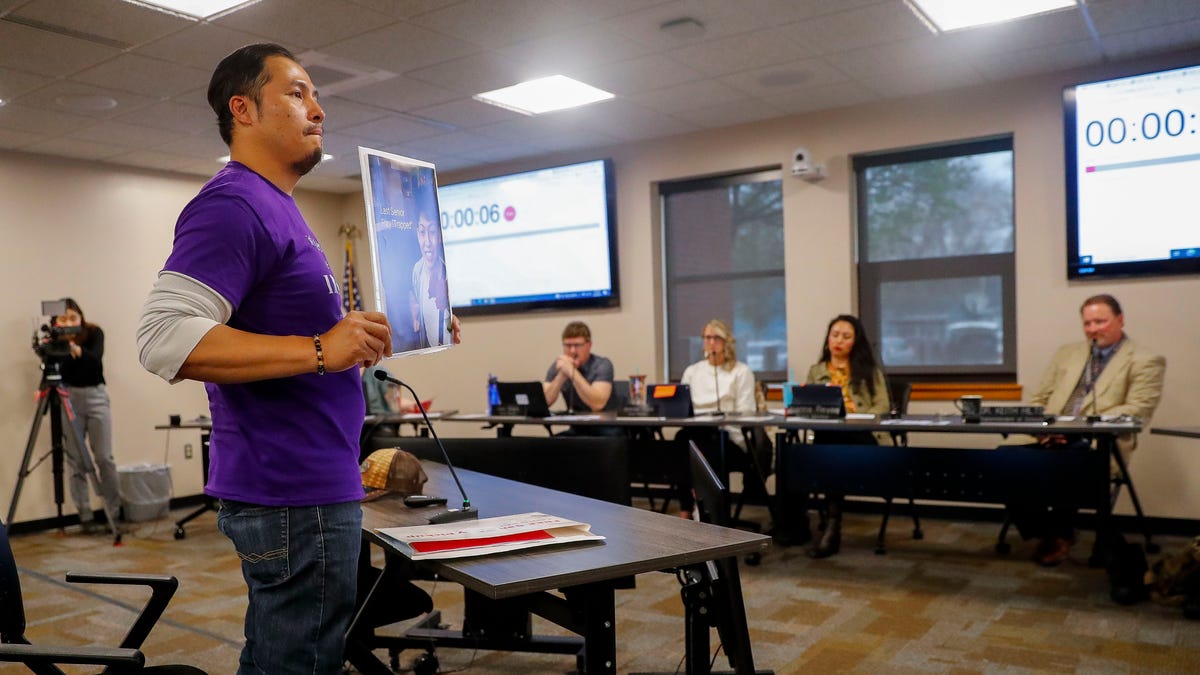 Outrage overflows at board meeting over Wausau East band teacher who used racial slurs Outrage overflows at board meeting over Wausau East band teacher who used racial slurs