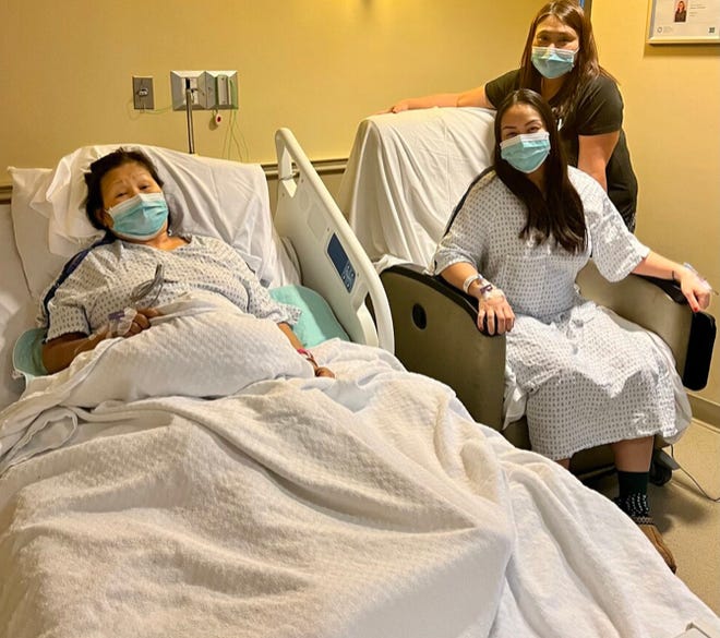 Teresita Sayasa (left) on the day she received a new kidney from her daughter Tracy Montemayor (right).