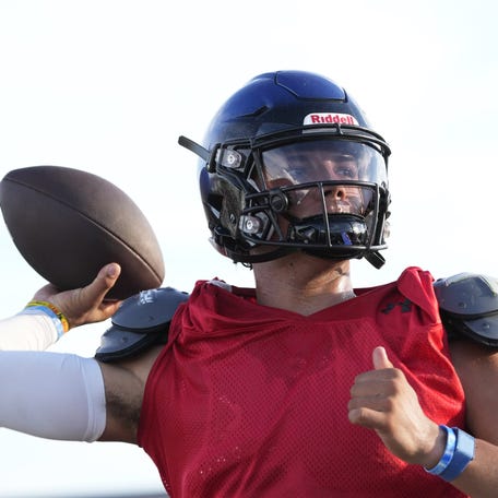 Chandler quarterback Dylan Raiola throws during a scrimmage against Williams Field High in Gilbert.