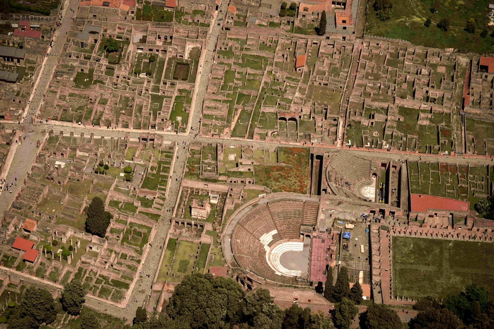Een luchtfoto van de archeologische vindplaats Pompeii, genomen tijdens etappe zes van de Giro d'Italia, de wielerwedstrijd van de Ronde van Italië, van Napels naar Napels, Italië, donderdag 11 mei 2023.