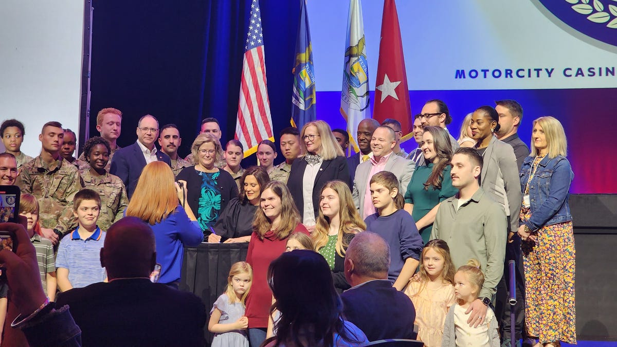 Whitmer signs bill extending tuition assistance to National Guard family members Whitmer signs bill extending tuition assistance to National Guard family members