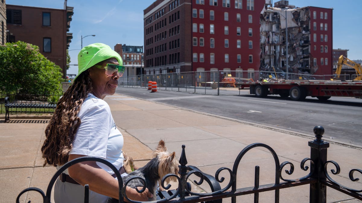 Search for survivors ends at collapsed Davenport apartment building structure to be demolished Search for survivors ends at collapsed Davenport apartment building structure to be demolished