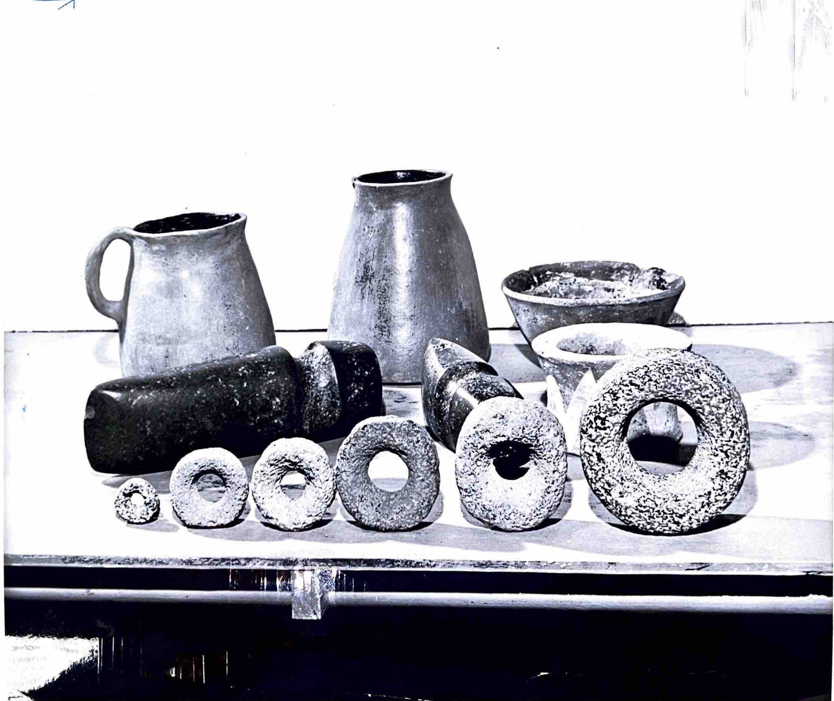 Artifacts on display at the Pueblo Grande Museum, now known as S'edav Va'aki Museum, in January 1964.