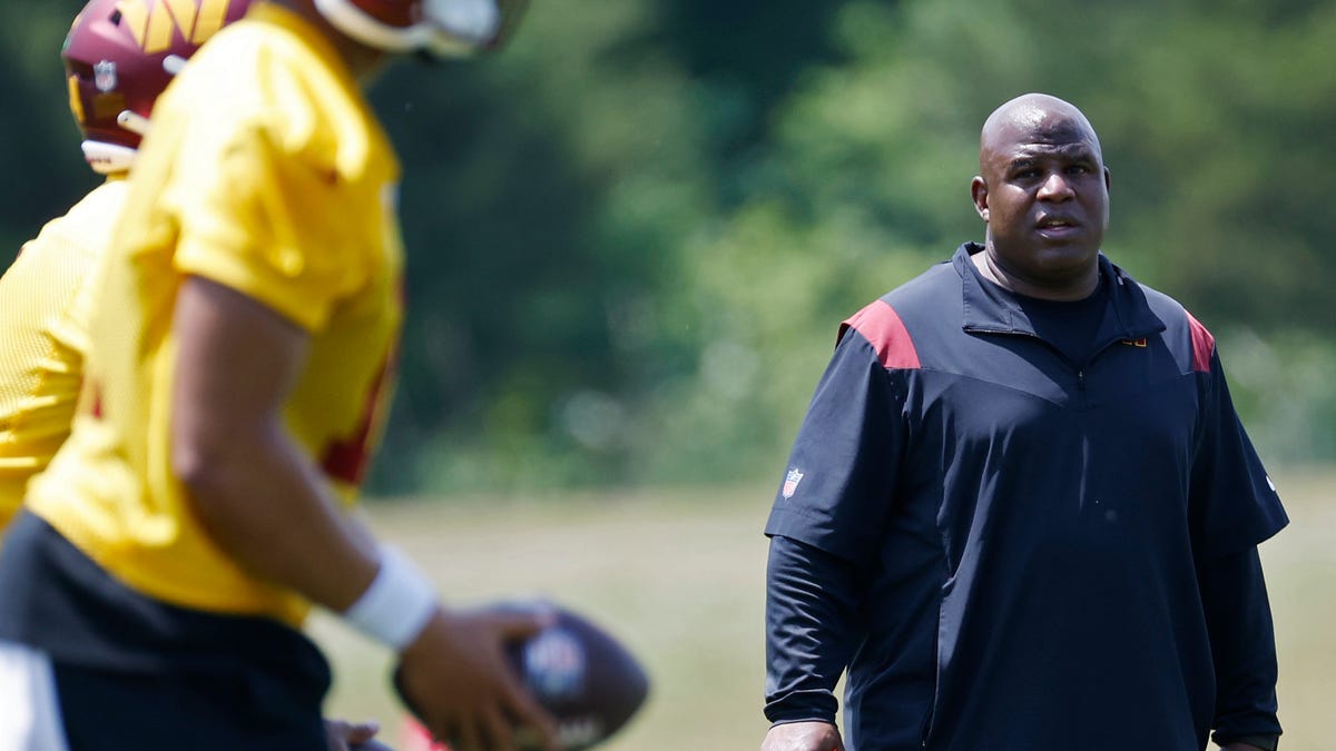 Armed with new responsibilties, Eric Bieniemy makes strong first impression on Commanders