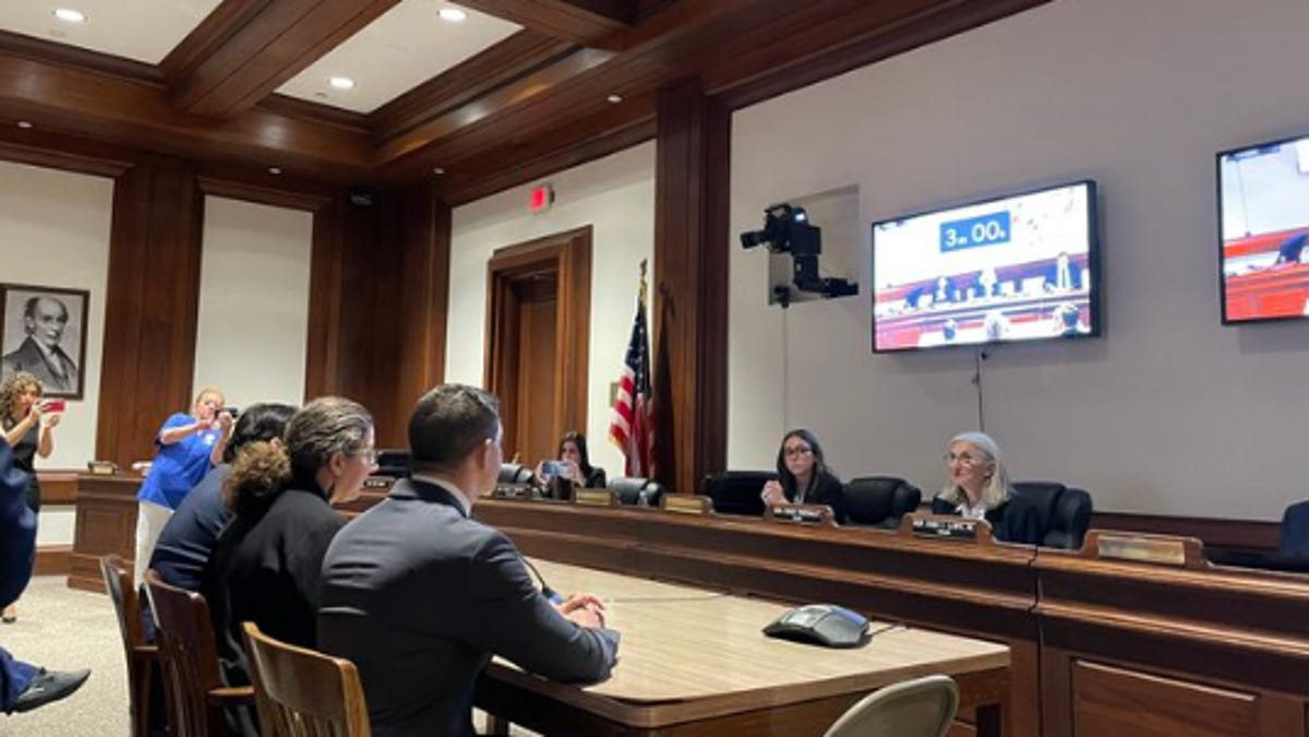 Lawmakers knock UMass Memorials plan to close Leominster maternity ward Lawmakers knock UMass Memorials plan to close Leominster maternity ward