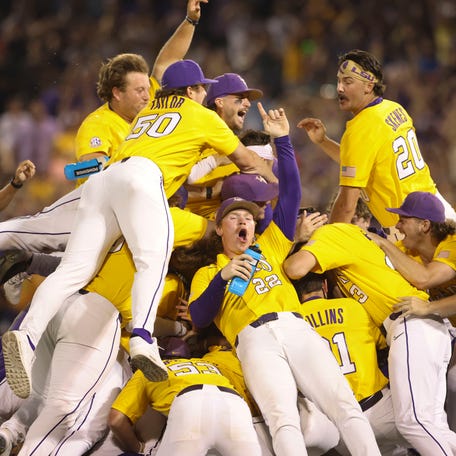 LSU celebrates after defeating Florida in Game 3 of the College World Series.