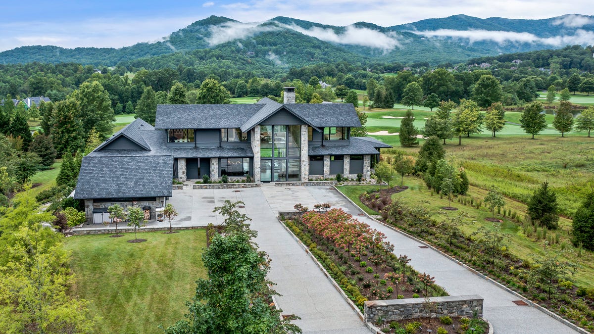 2 Ashevillearea homes are finalists in HGTV competition Which ones made the cut 2 Ashevillearea homes are finalists in HGTV competition Which ones made the cut